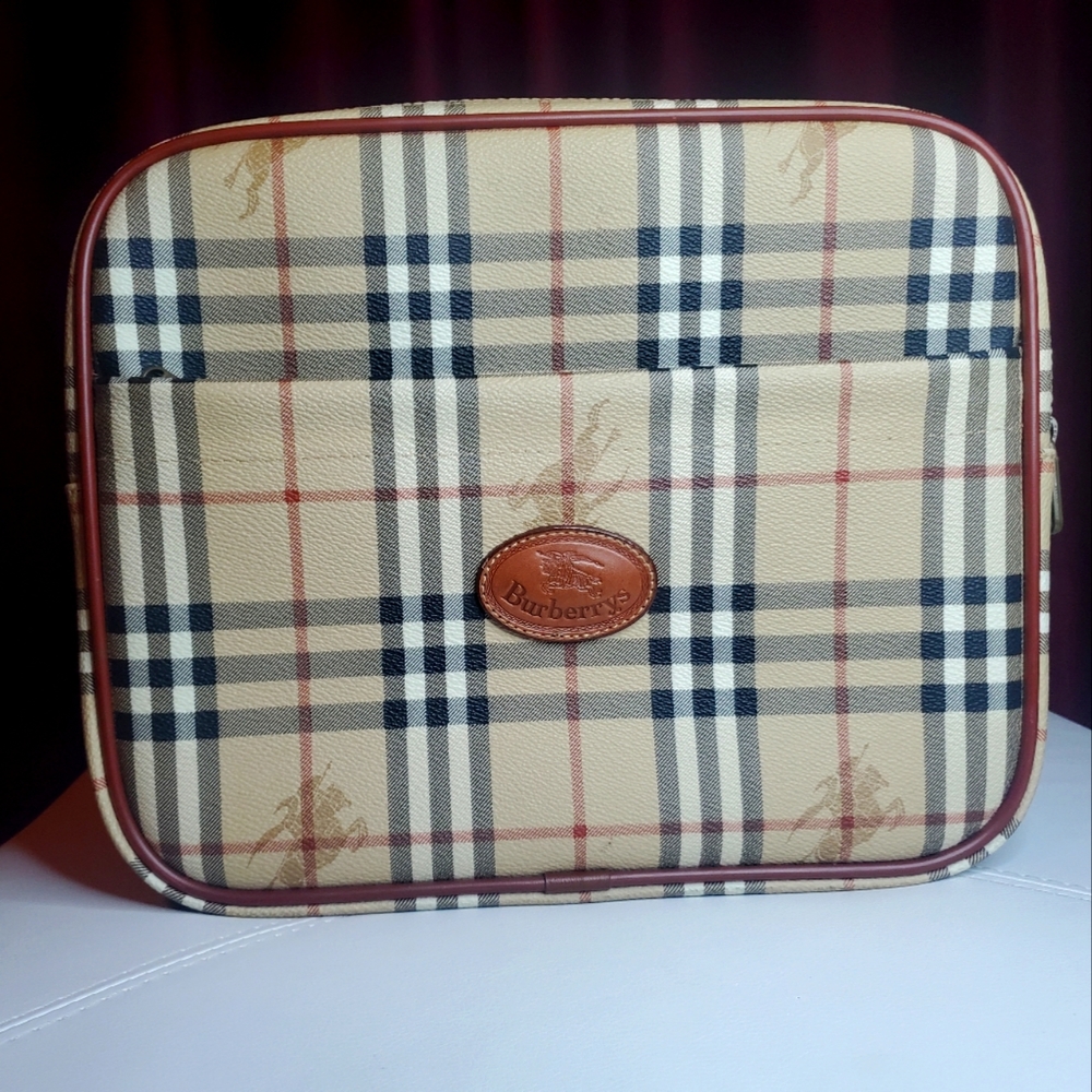 Vintage Burberry's bag in GREAT CONDITION 👍